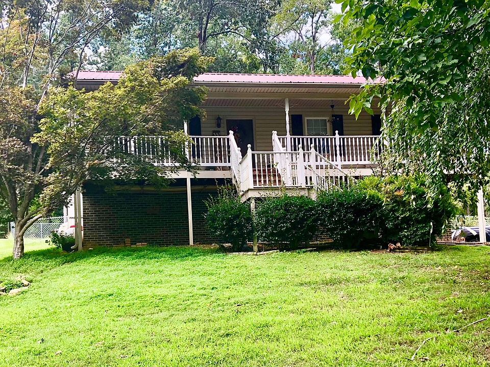 1st image of 146 Woodgate Dr SE