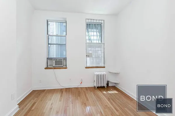 Rented by Bond New York | media 17