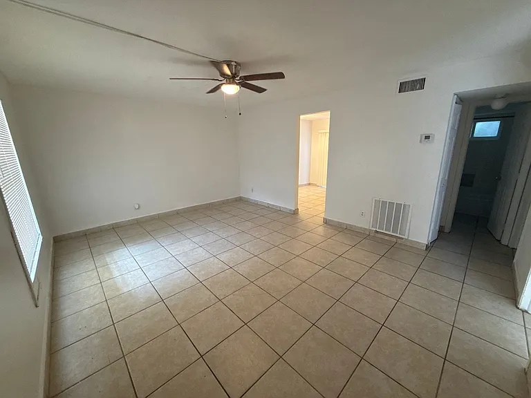 3950 Lora St — Photo 13