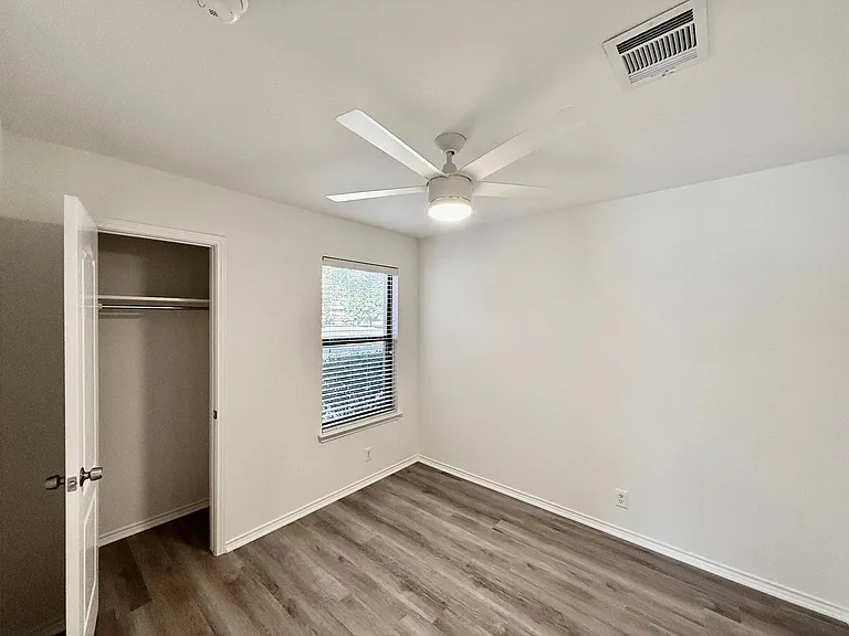 240 New Country Rd — Photo 10