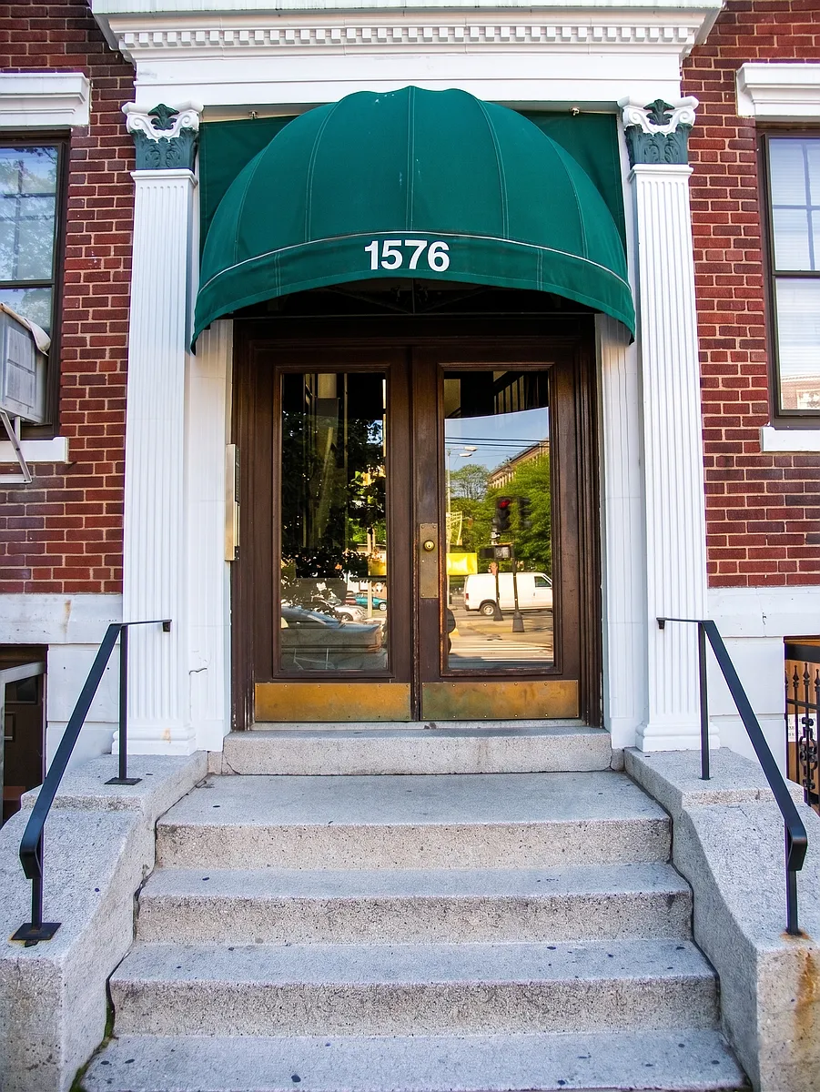 Building Photo - 1576 Commonwealth Ave #8