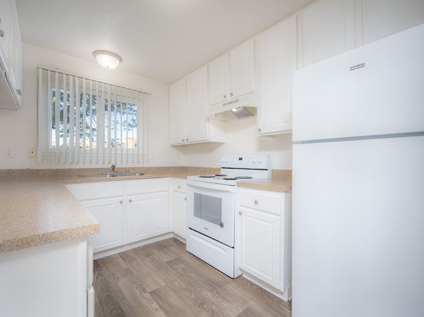Hillcrest Manor | 3037 Owen Ave, Marina, CA