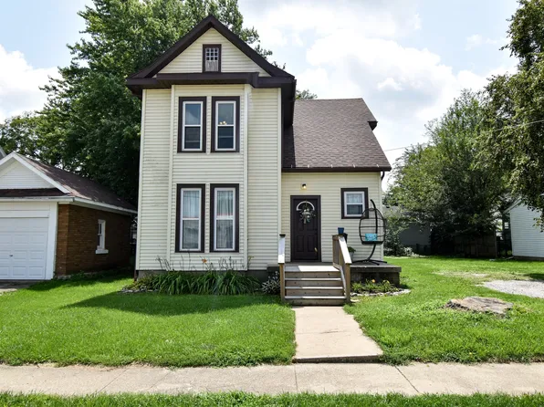 208 E Livingston St, Pontiac, IL 61764