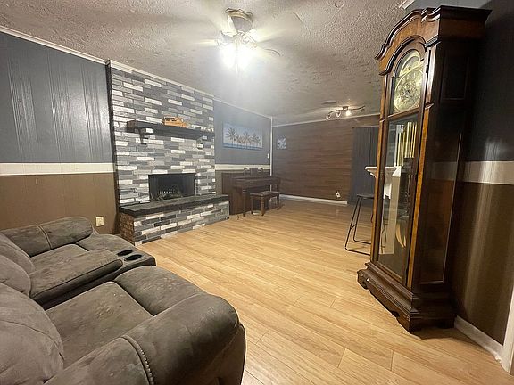 2nd image of 1381 Buccaneer Dr