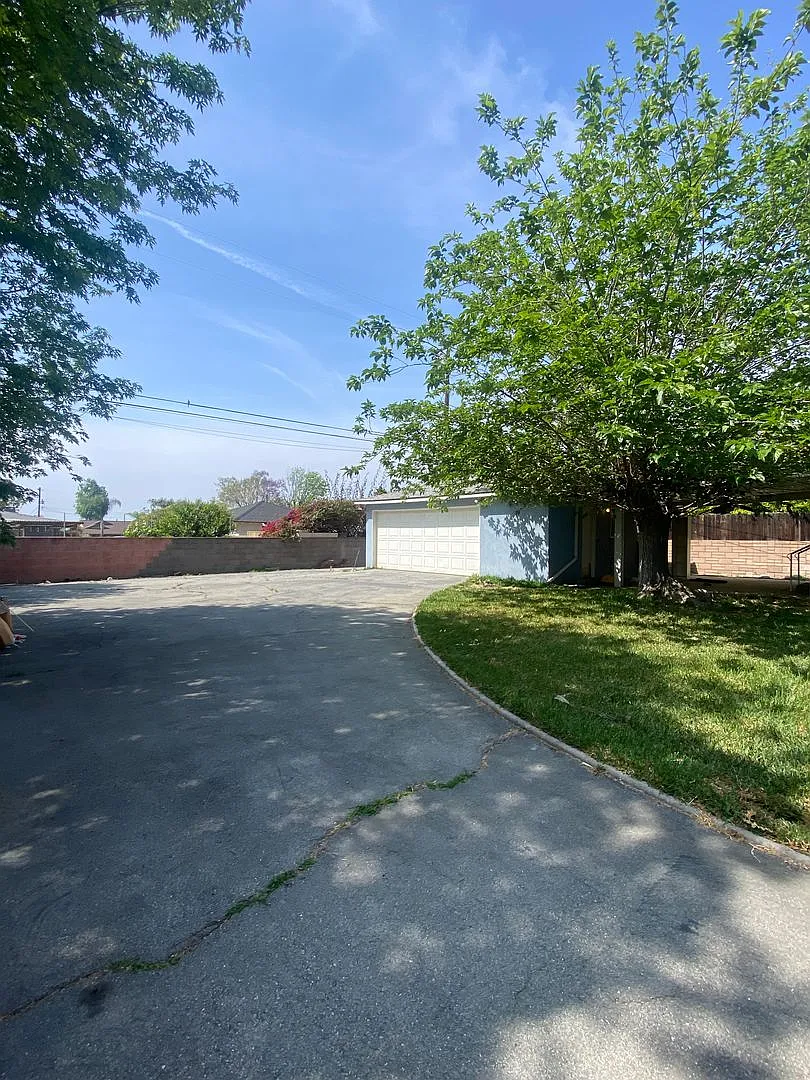 Building Photo - 739 W Granada Ct