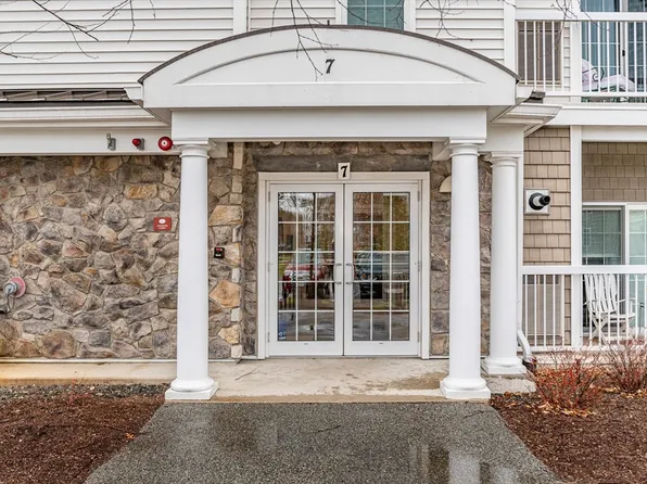 7 Augustus Ct Unit 3004, Reading, MA 01867