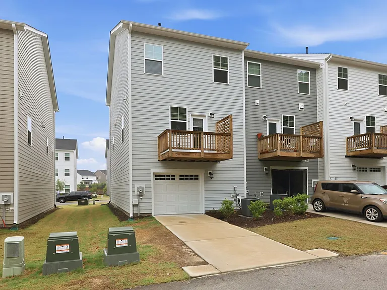 324 Hemley Trl — Photo 10