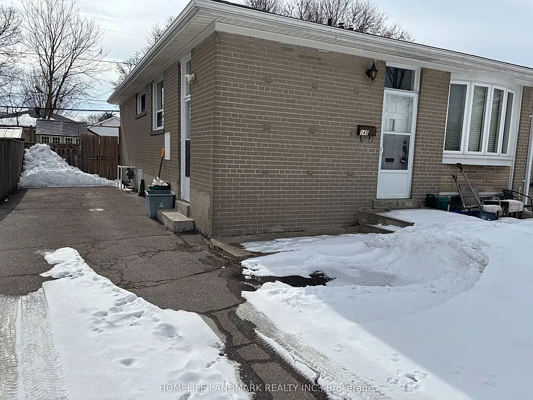 145 Tulloch Dr #MAIN FLOOR — Photo 3