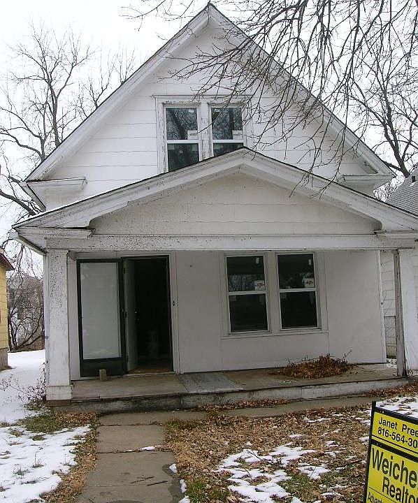 1st image of 143 N Bellaire Ave
