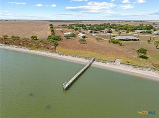 96 E Meadowlark Dr, Port Lavaca, TX 77979