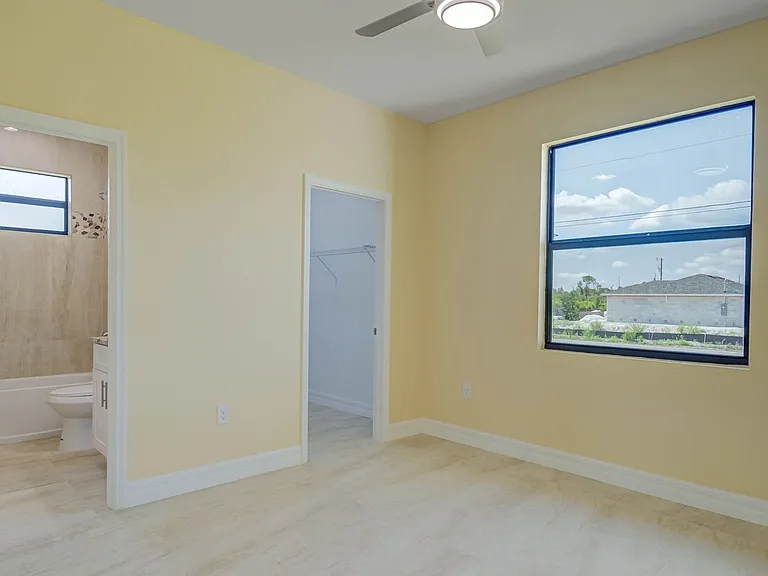 637 Cardinal St E — Photo 13