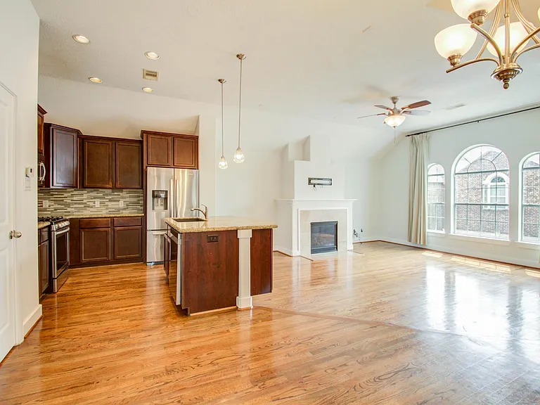5131 Oasis Park — Photo 8