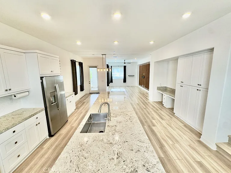 1868 S Westside Dr #28 — Photo 9