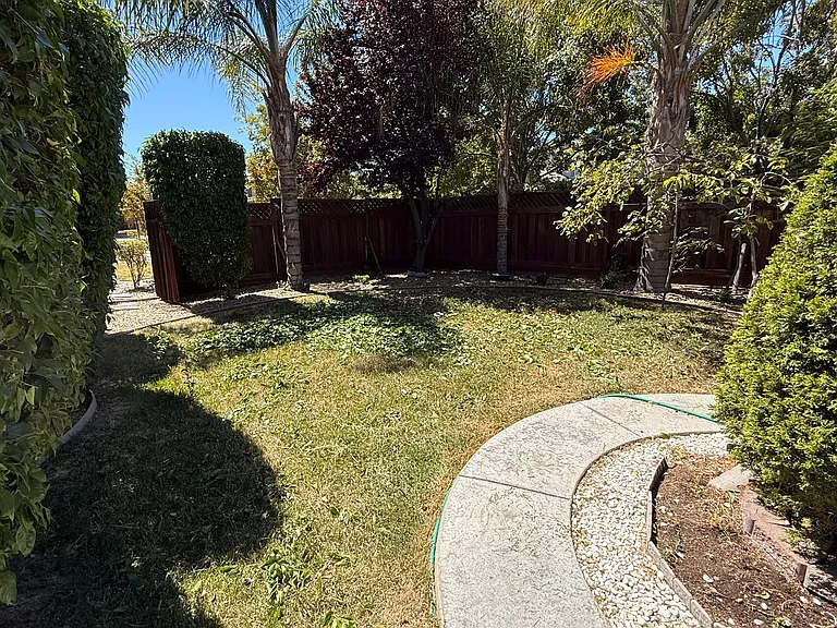 617 N Santa Inez Dr — Photo 2