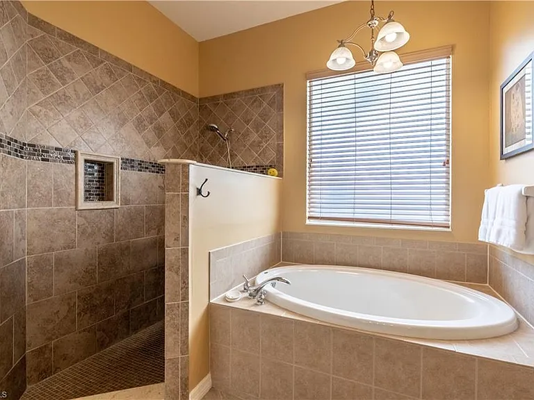 12414 Rock Ridge Ln — Photo 18
