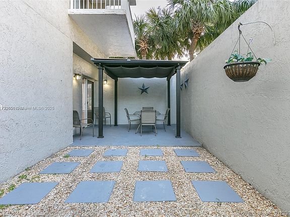 2nd image of 850 N Miami Ave APT 103