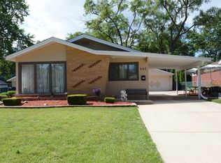 525 W Byron Ave, Addison, IL 60101