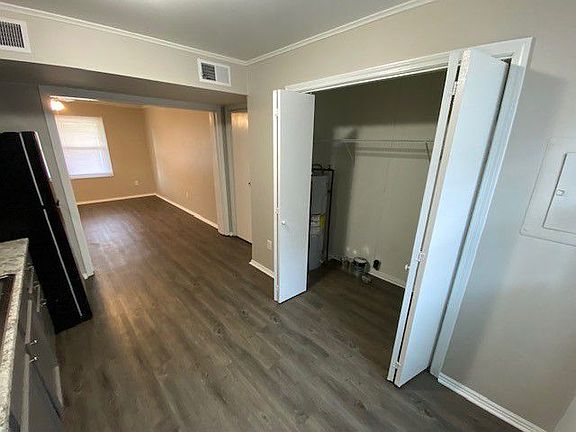 5th image of 131 Brush Hill Ct