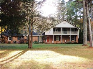 1037 Vestavia Dr SW, Decatur, AL 35603