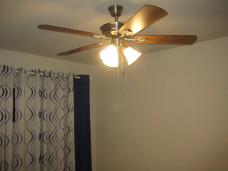 467 S Downey Rd #H — Photo 13