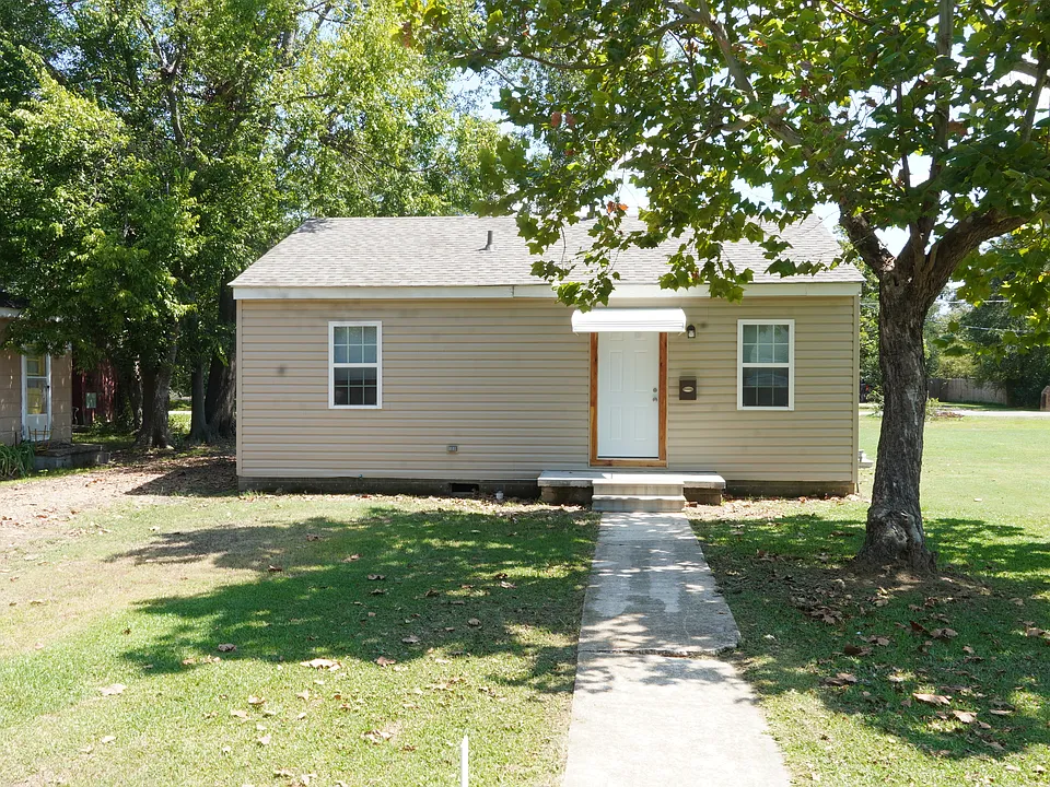 105 Boone St