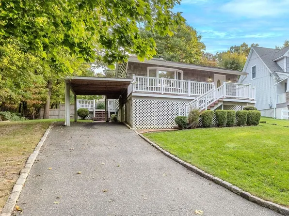 46 Neptune Road, Rocky Point, NY 11778