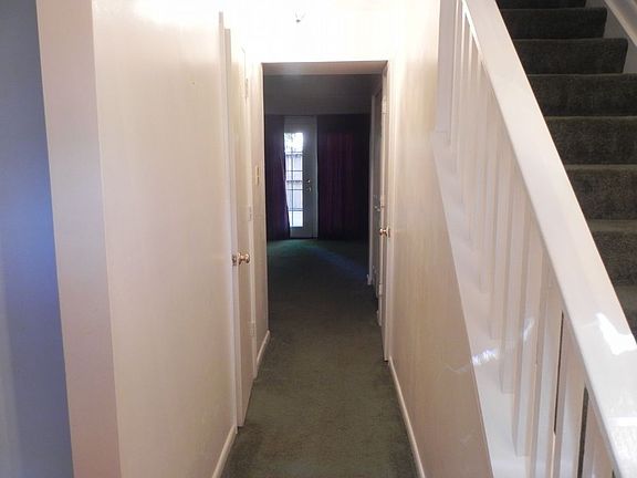 4th image of 2 Kingsbridge Ct