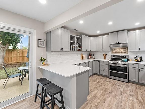 3rd image of 3605 Dryden Ct