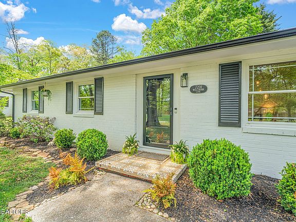3rd image of 7201 Wellswood Ln
