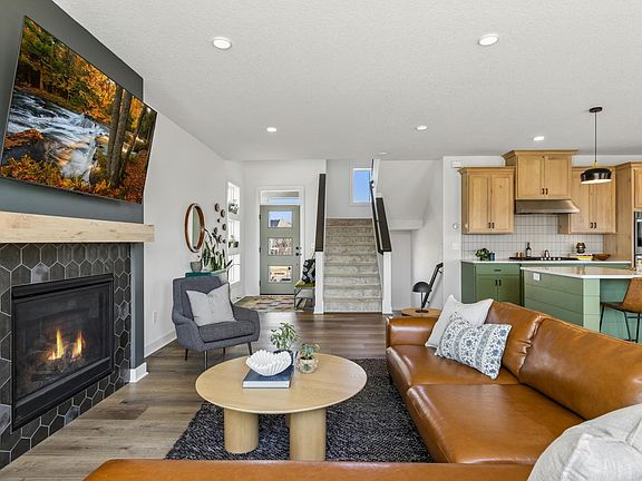 3rd image of 4056 Kokanee Ave N