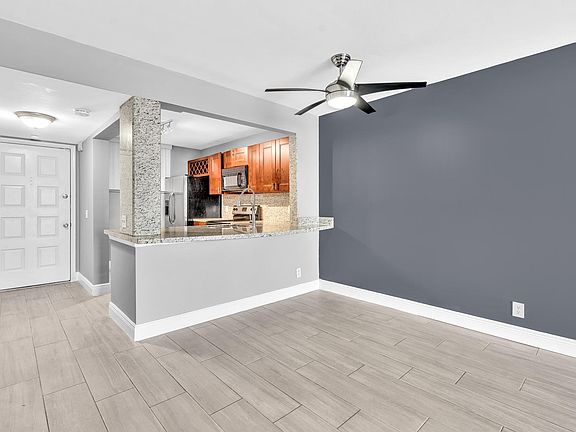 5th image of 109 Lake Emerald Dr APT 108