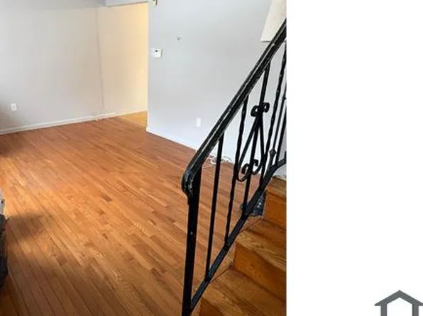 7 Stone Ridge Rd, Bridgeport, CT 06606