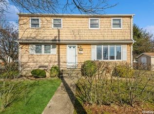 2741 Janet Ave, Bellmore, NY 11710