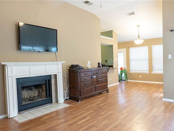 3rd image of 2026 Feather Ln