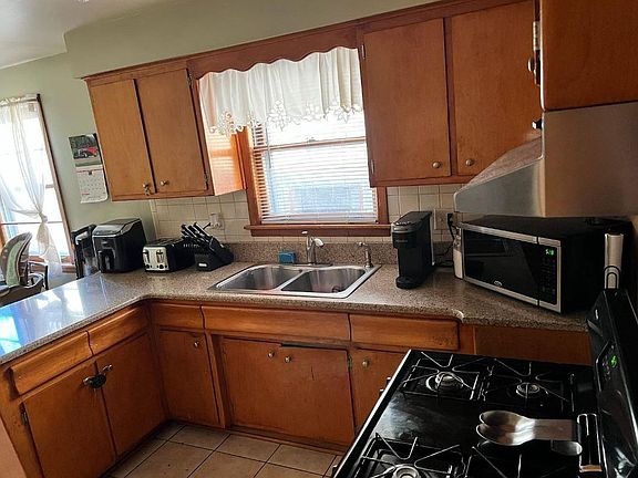 2nd image of 3020 N Kedzie Ave