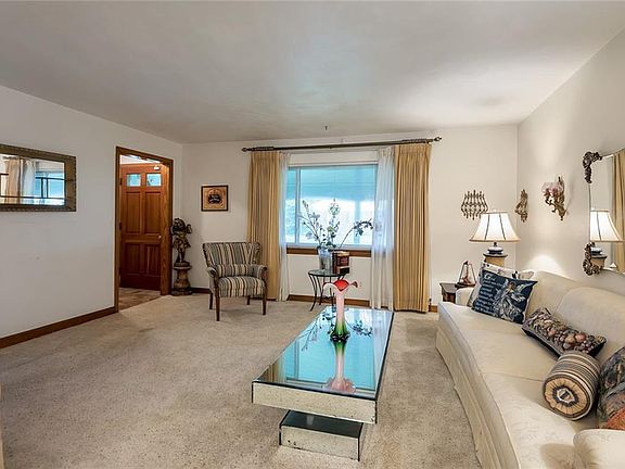 4th image of 3575 Seay Ave