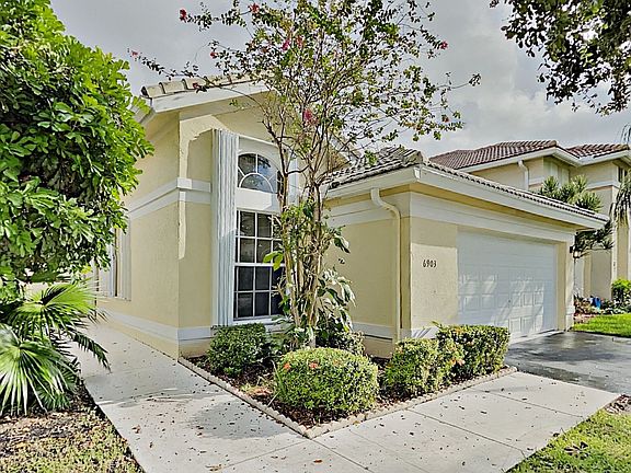 4th image of 6903 NW 27th Ct