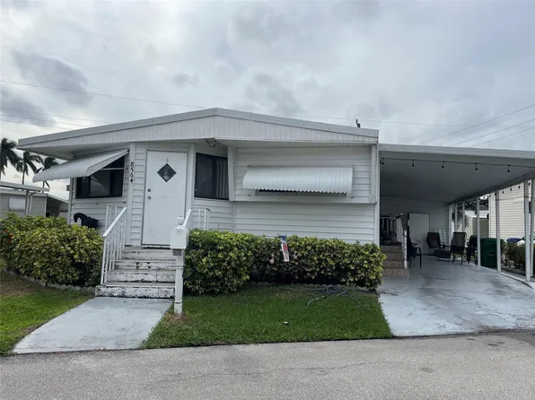 8564 SW 17th Street, Davie, FL 33324