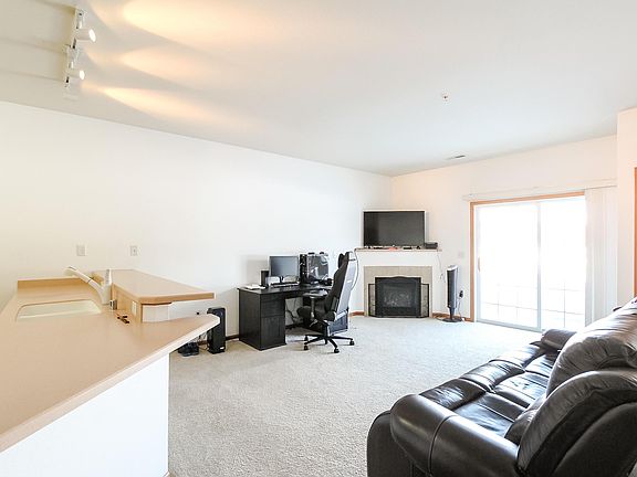 3rd image of 6020 S Buckhorn Ave Unit 111