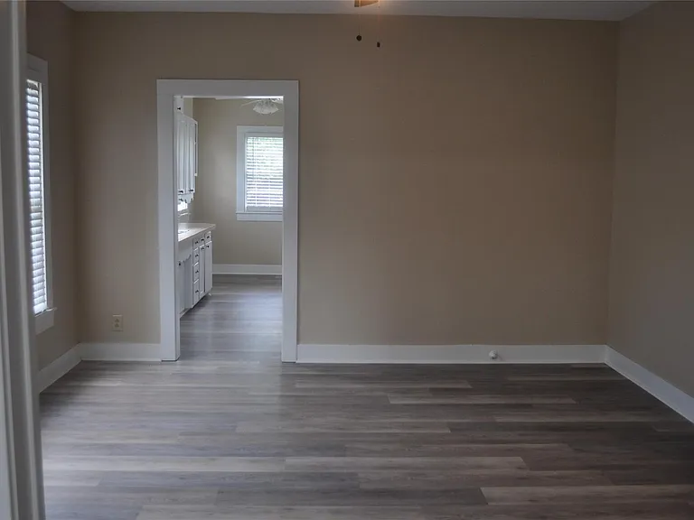 701 Clinton St — Photo 11