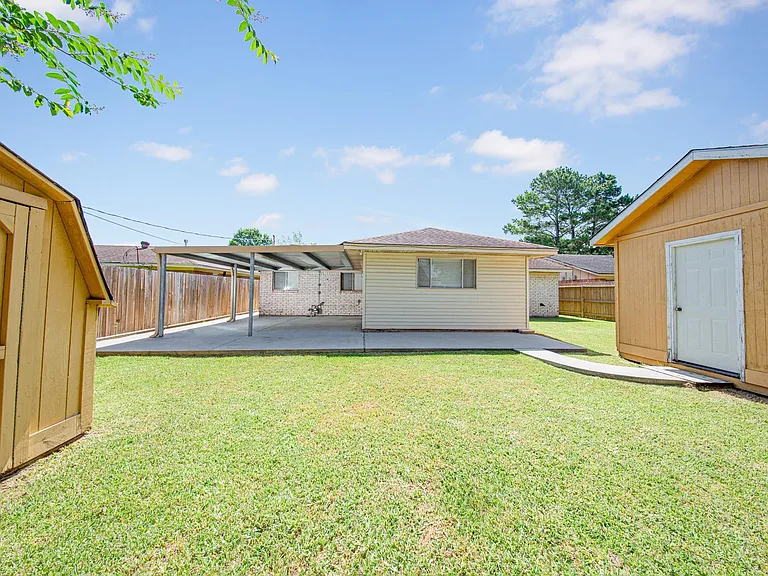 823 Parkhill St — Photo 30