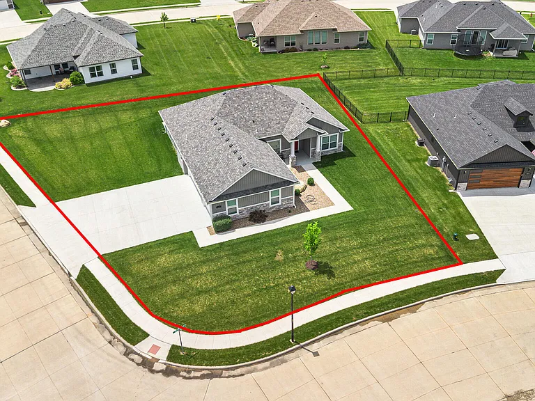 14601 Wellstead Dr — Photo 35
