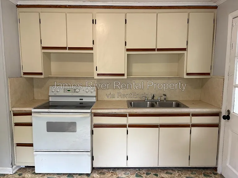 1312 Laurel Ln — Photo 10