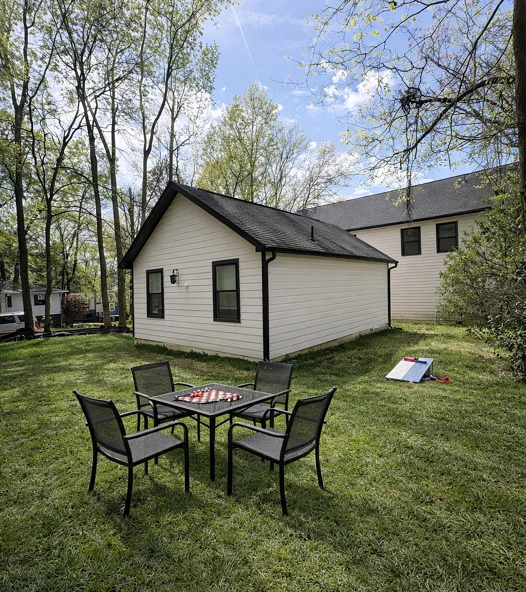 2 bed, 900 sqft, $2,100 — Photo 4