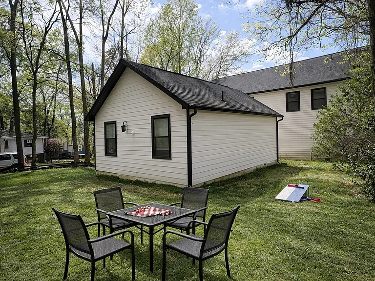 427 Holly St NW #1 — Photo 4