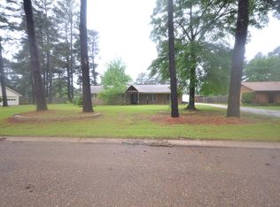 1607 Marcella St, Magnolia, AR 71753