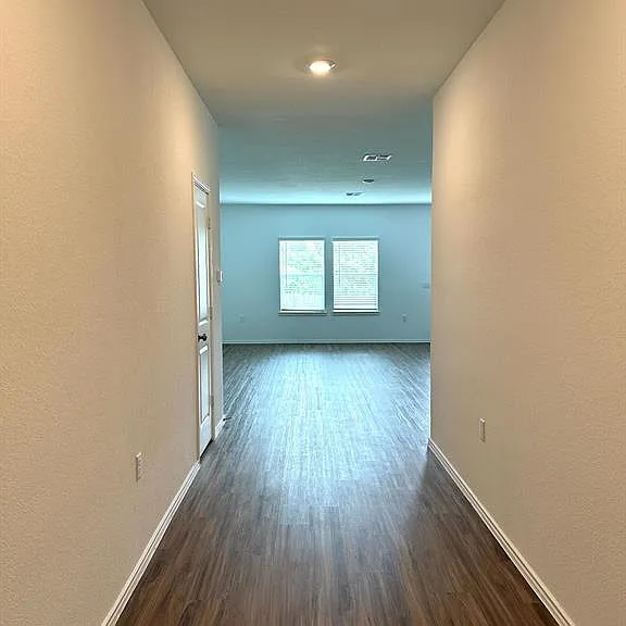 2316 Nightview Dr — Photo 3
