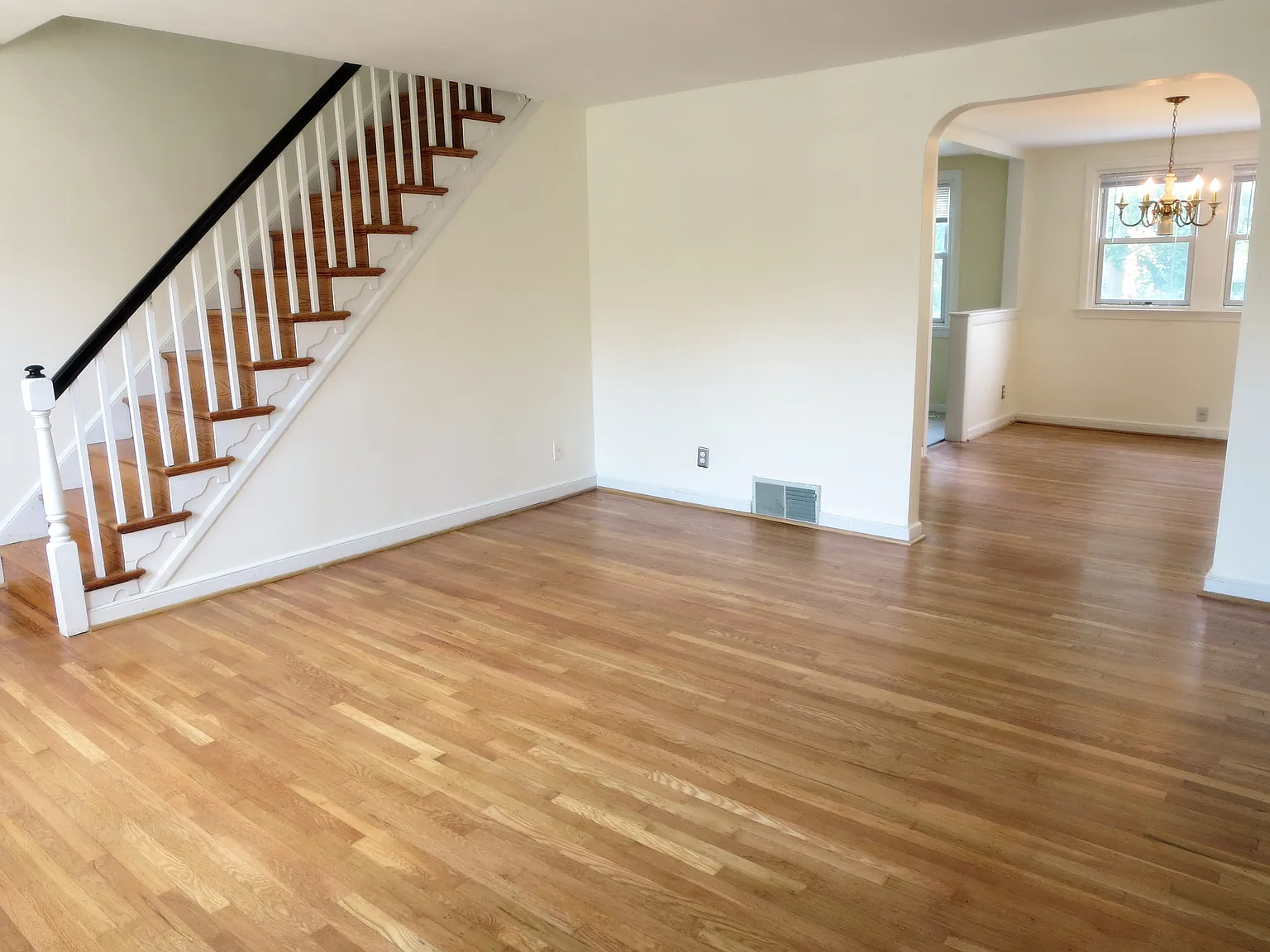 3 bed, 1152 sqft, $1,950 — Photo 3