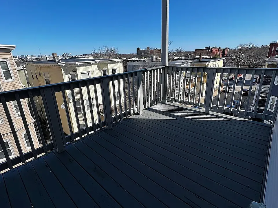 57 Woodford St #3