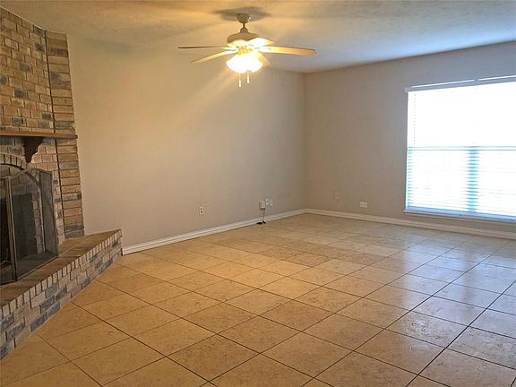 3rd image of 4948 Woodruff Dr